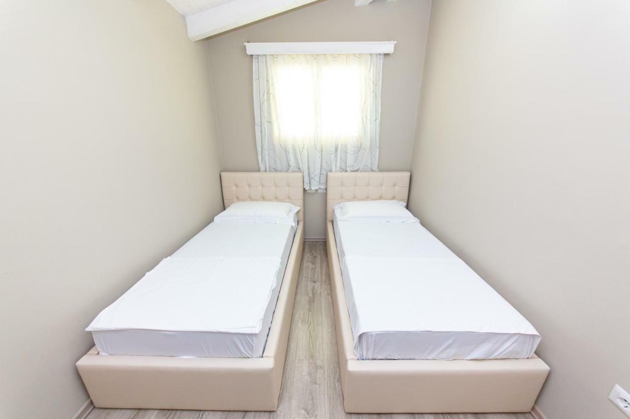 Hotel Roi Radhimë 外观 照片