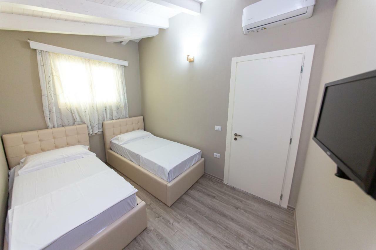 Hotel Roi Radhimë 外观 照片